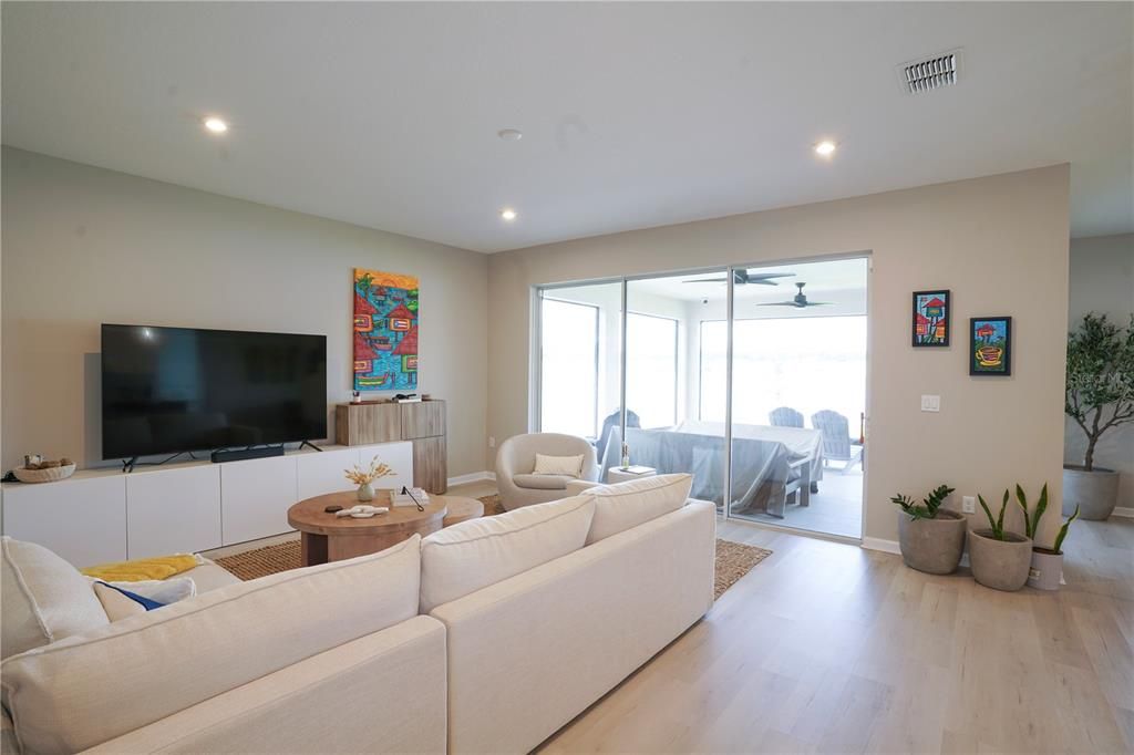 For Rent: $3,800 (3 beds, 2 baths, 2233 Square Feet)