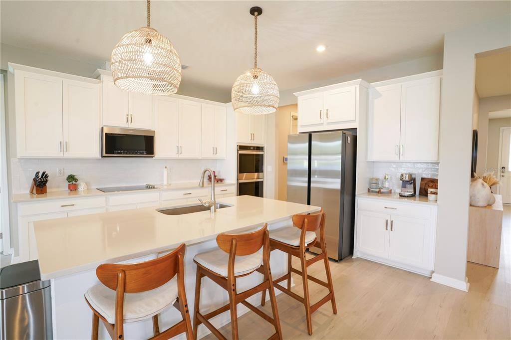 For Rent: $3,800 (3 beds, 2 baths, 2233 Square Feet)