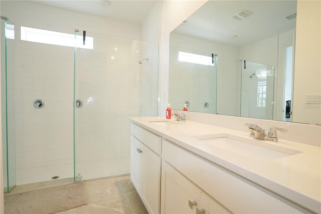 For Rent: $3,800 (3 beds, 2 baths, 2233 Square Feet)