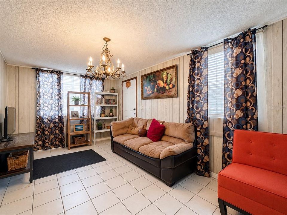 For Sale: $250,000 (4 beds, 2 baths, 1445 Square Feet)