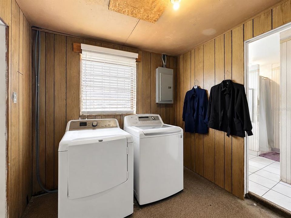 For Sale: $250,000 (4 beds, 2 baths, 1445 Square Feet)
