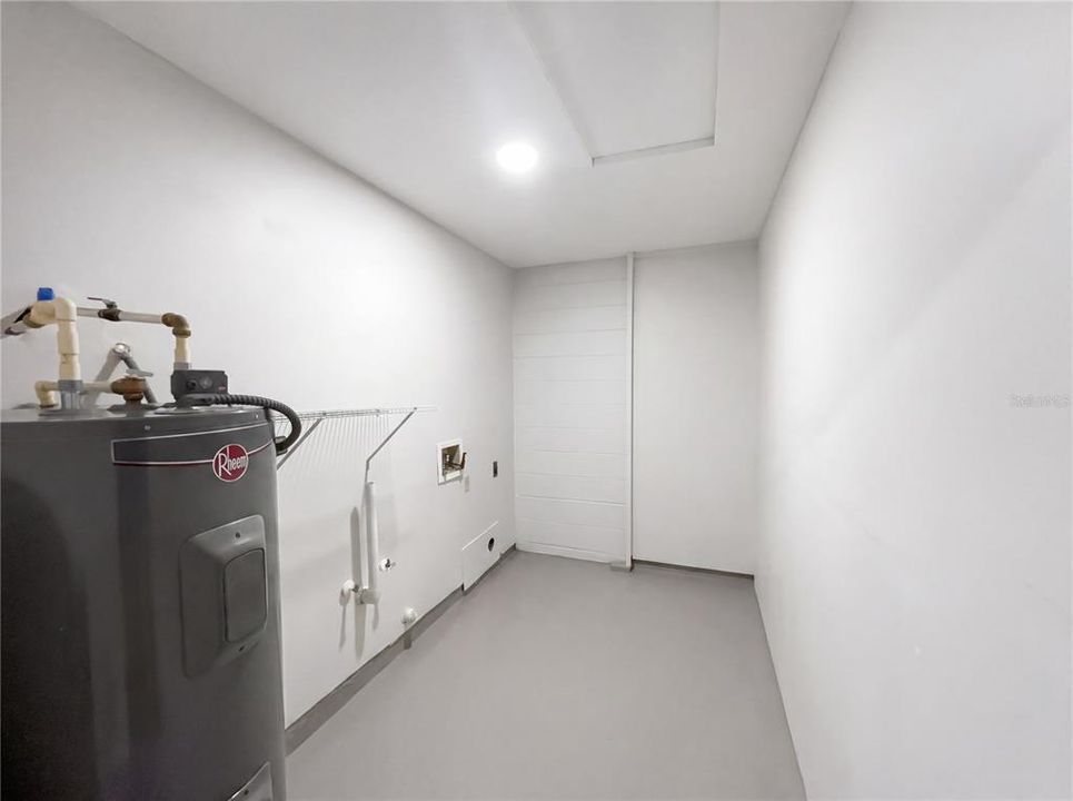En Venta: $352,000 (4 camas, 2 baños, 2324 Pies cuadrados)