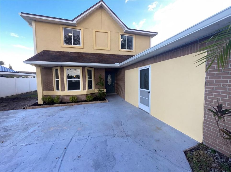 En Venta: $352,000 (4 camas, 2 baños, 2324 Pies cuadrados)