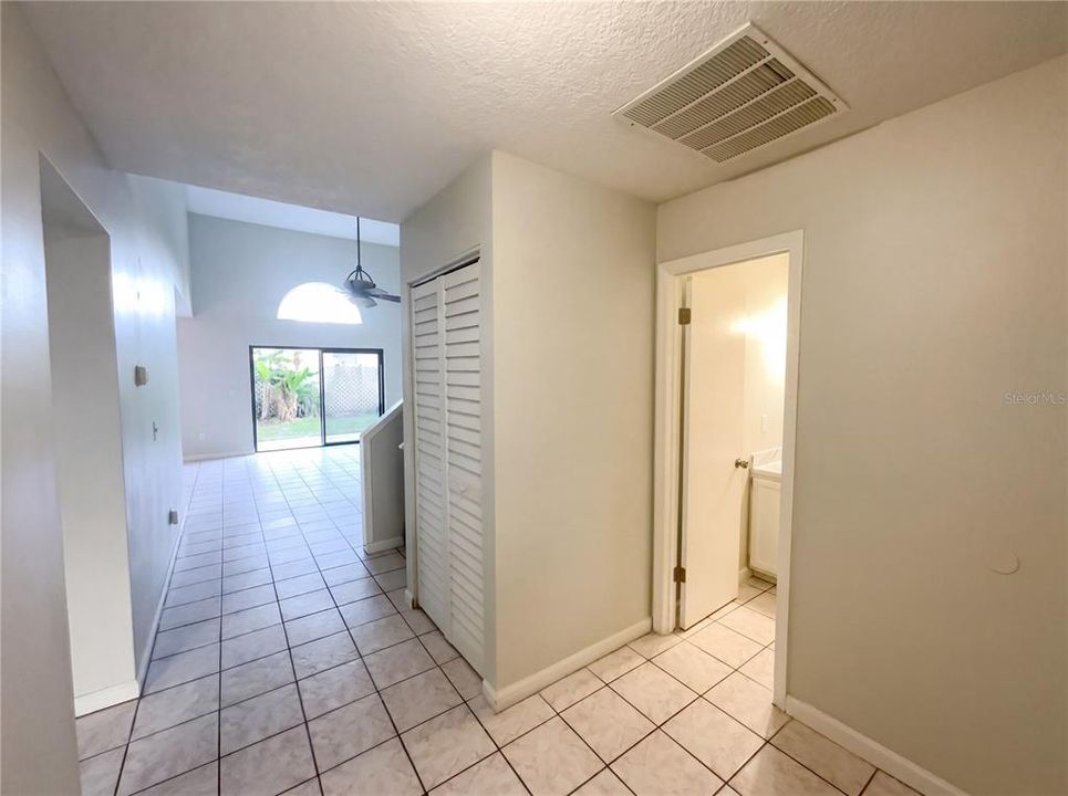 En Venta: $352,000 (4 camas, 2 baños, 2324 Pies cuadrados)
