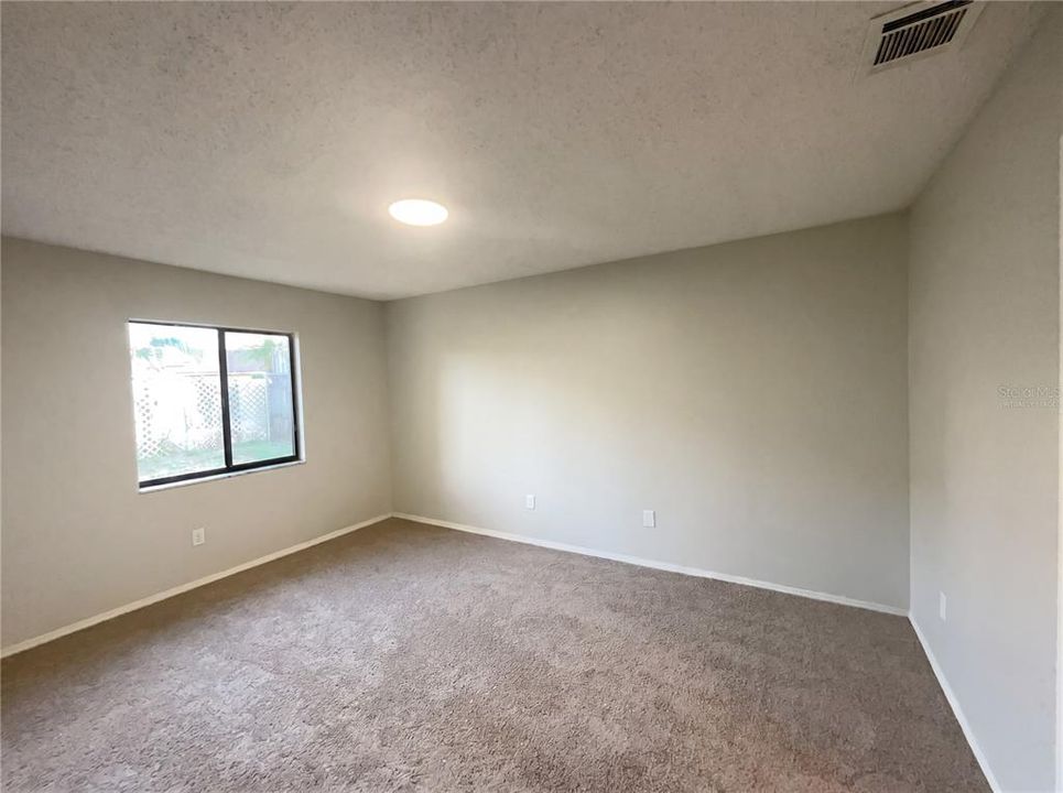 En Venta: $352,000 (4 camas, 2 baños, 2324 Pies cuadrados)