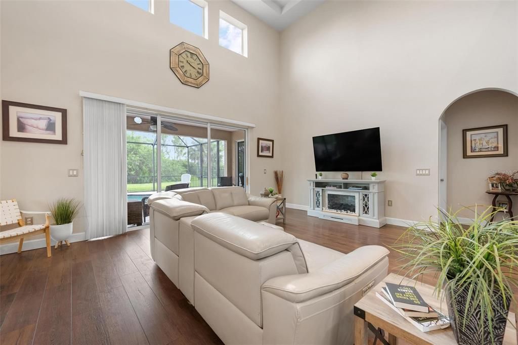 For Sale: $549,950 (4 beds, 3 baths, 2971 Square Feet)