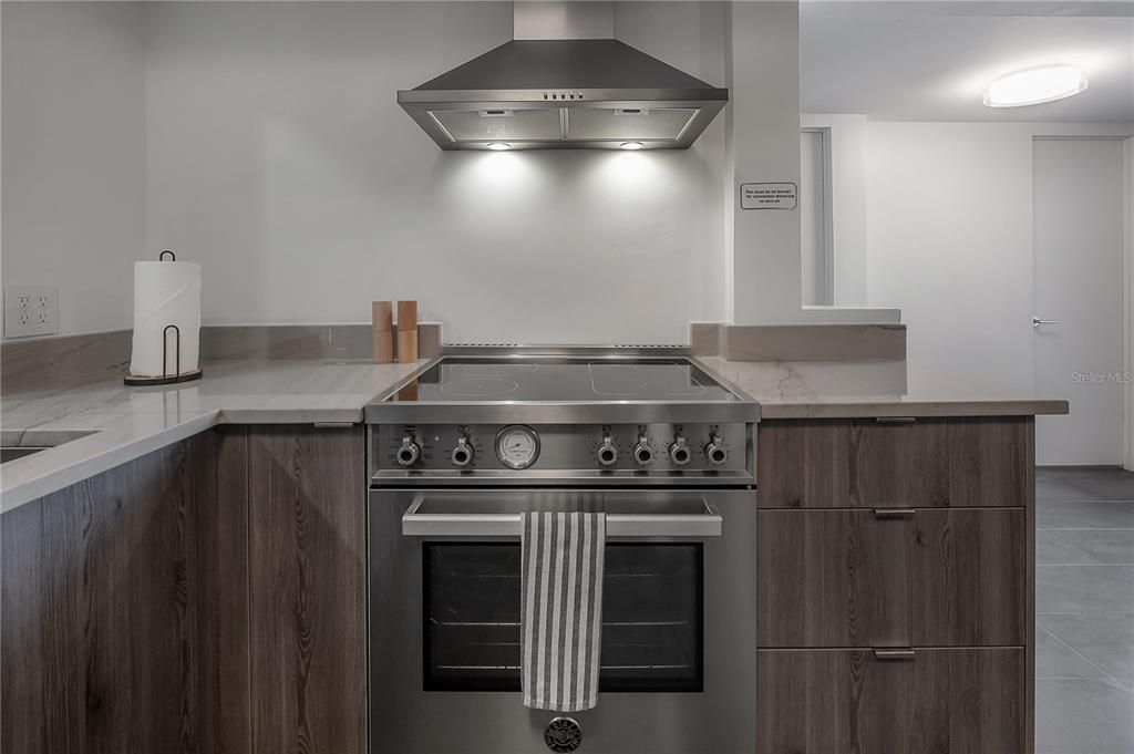 На продажу: $775,000 (3 спален, 3 ванн, 1716 Квадратных фут)