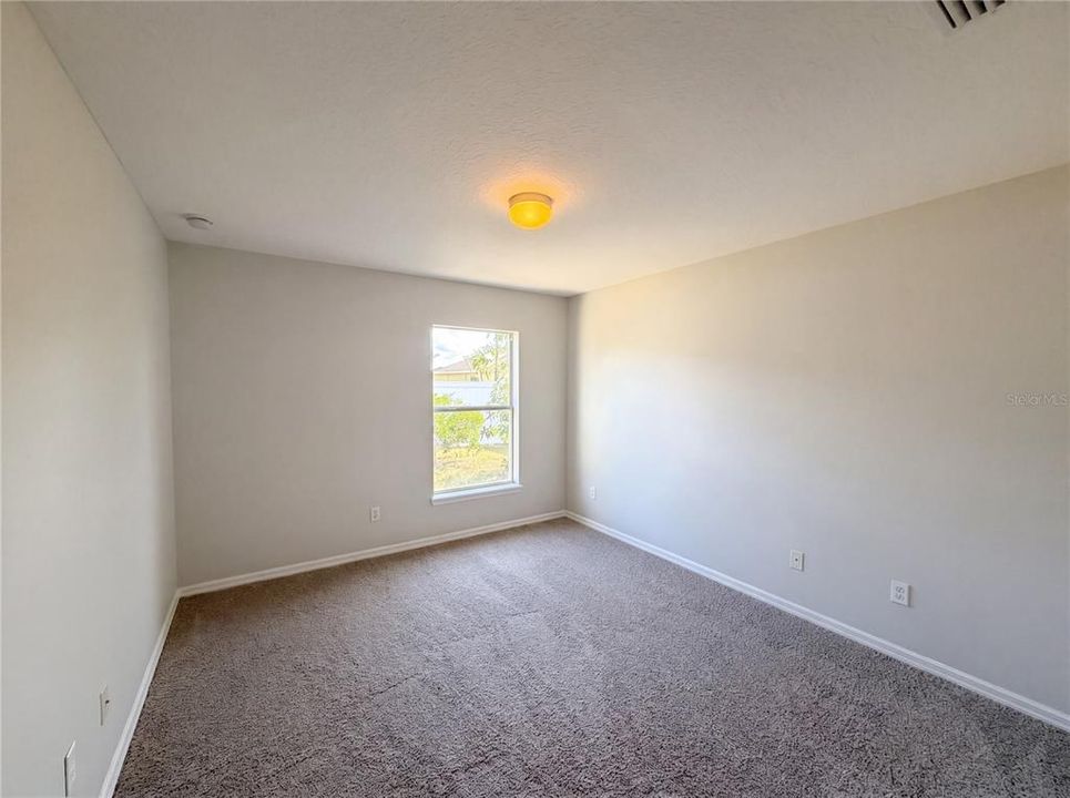 For Sale: $477,000 (4 beds, 4 baths, 2875 Square Feet)