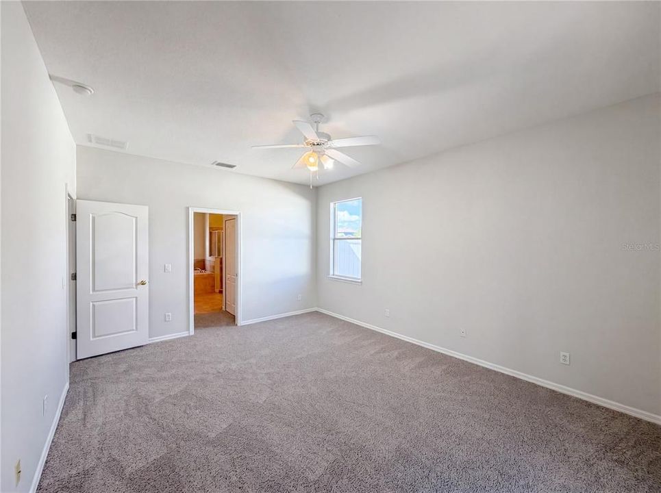 For Sale: $477,000 (4 beds, 4 baths, 2875 Square Feet)
