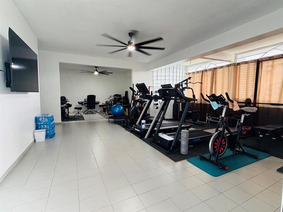 En Venta: $265,000 (3 camas, 1 baños, 2200 Pies cuadrados)