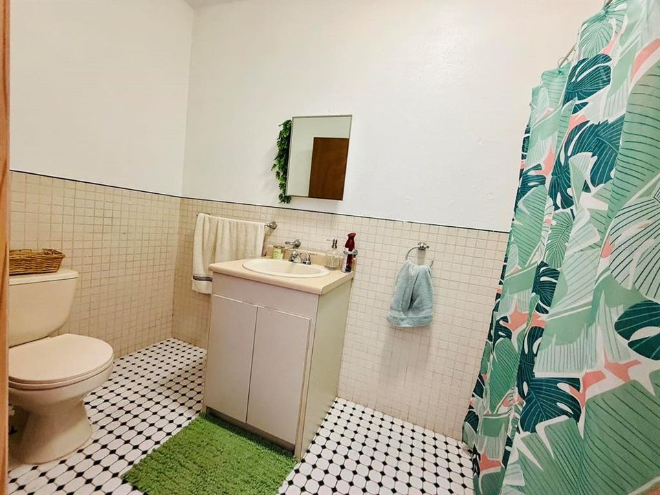 En Venta: $265,000 (3 camas, 1 baños, 2200 Pies cuadrados)