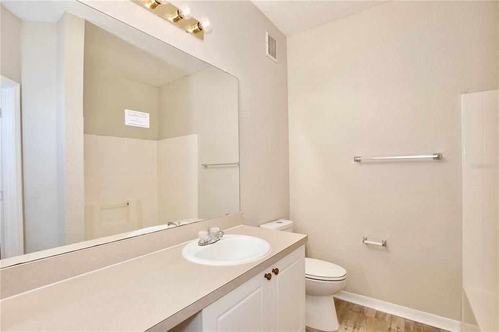 Active With Contract: $1,495 (2 beds, 2 baths, 1106 Square Feet)