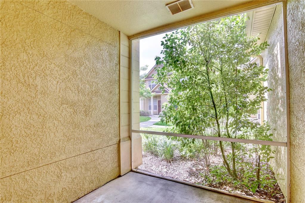 Active With Contract: $1,495 (2 beds, 2 baths, 1106 Square Feet)
