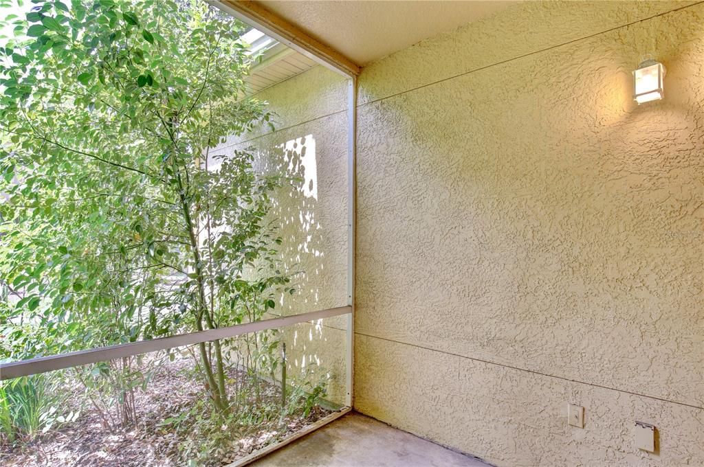 Active With Contract: $1,495 (2 beds, 2 baths, 1106 Square Feet)
