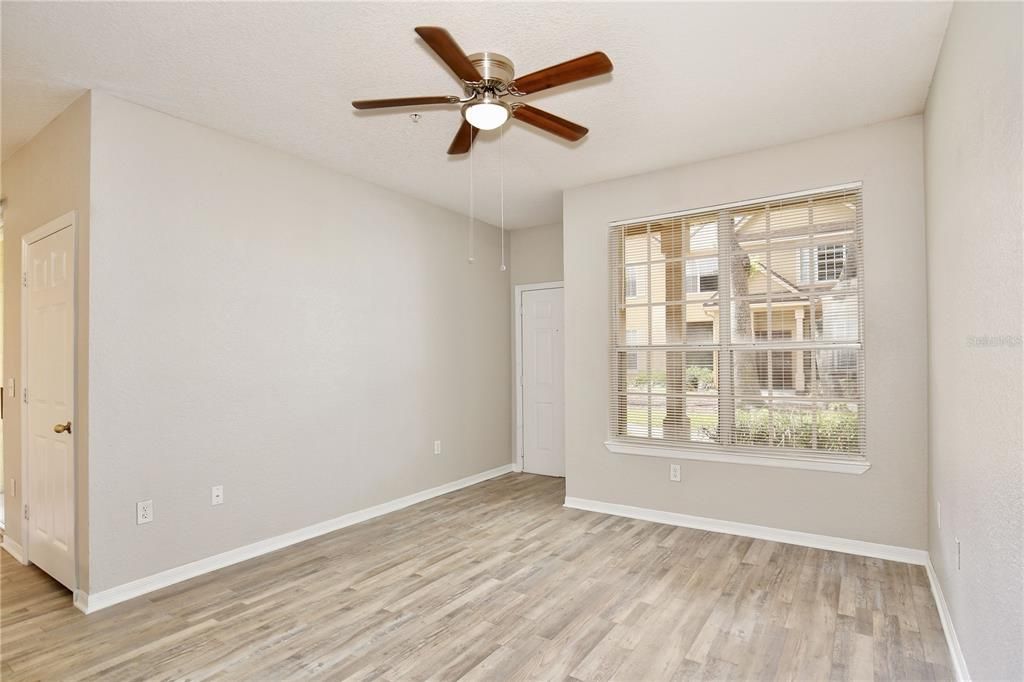 Active With Contract: $1,495 (2 beds, 2 baths, 1106 Square Feet)