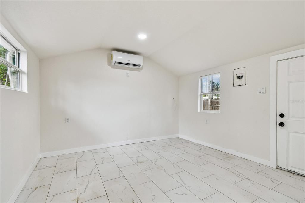 For Sale: $254,900 (4 beds, 3 baths, 1308 Square Feet)