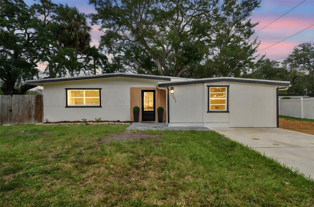 For Sale: $254,900 (4 beds, 3 baths, 1308 Square Feet)