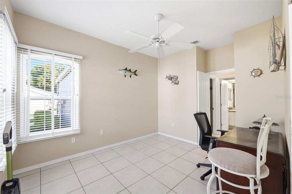 For Sale: $225,000 (2 beds, 2 baths, 1060 Square Feet)