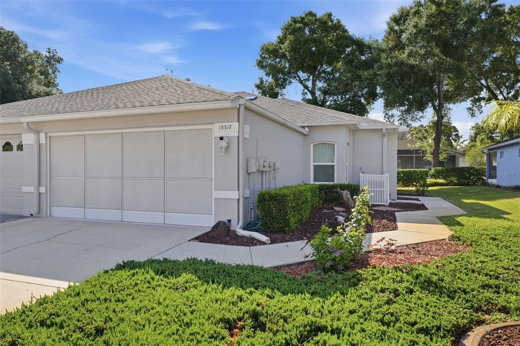 For Sale: $225,000 (2 beds, 2 baths, 1060 Square Feet)