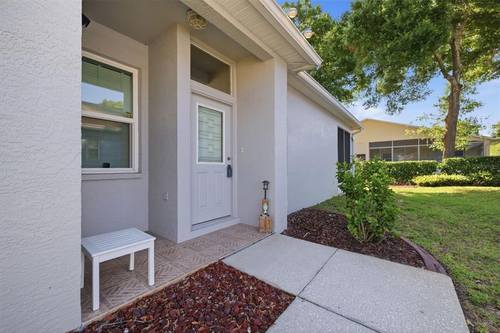For Sale: $225,000 (2 beds, 2 baths, 1060 Square Feet)