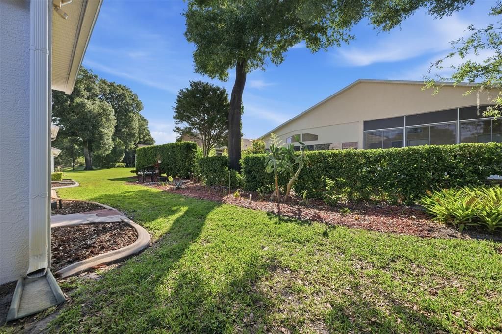 For Sale: $225,000 (2 beds, 2 baths, 1060 Square Feet)