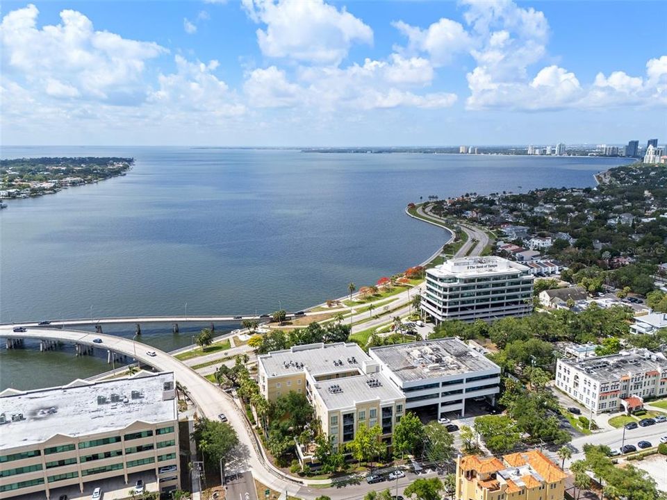 For Sale: $1,175,000 (2 beds, 2 baths, 1839 Square Feet)
