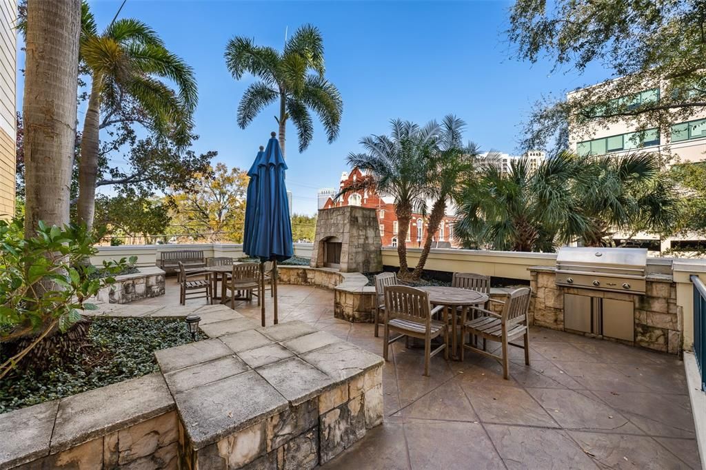 For Sale: $1,175,000 (2 beds, 2 baths, 1839 Square Feet)