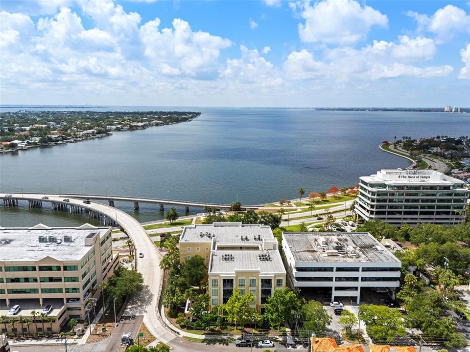 For Sale: $1,175,000 (2 beds, 2 baths, 1839 Square Feet)