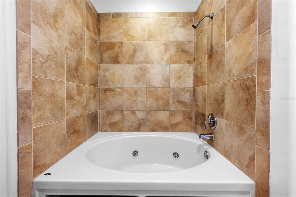 For Sale: $1,175,000 (2 beds, 2 baths, 1839 Square Feet)