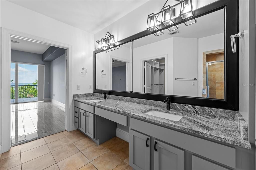For Sale: $1,175,000 (2 beds, 2 baths, 1839 Square Feet)