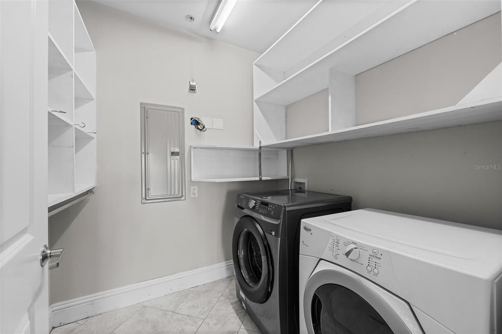 For Sale: $1,175,000 (2 beds, 2 baths, 1839 Square Feet)