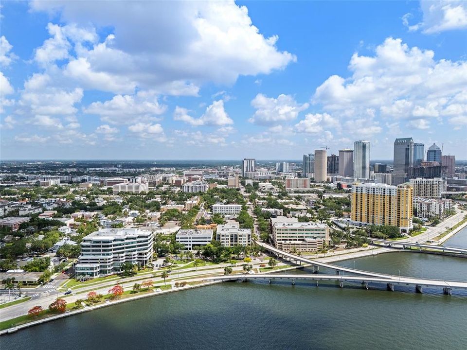 For Sale: $1,175,000 (2 beds, 2 baths, 1839 Square Feet)