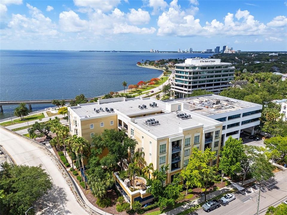 For Sale: $1,175,000 (2 beds, 2 baths, 1839 Square Feet)