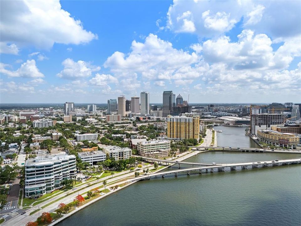 For Sale: $1,175,000 (2 beds, 2 baths, 1839 Square Feet)
