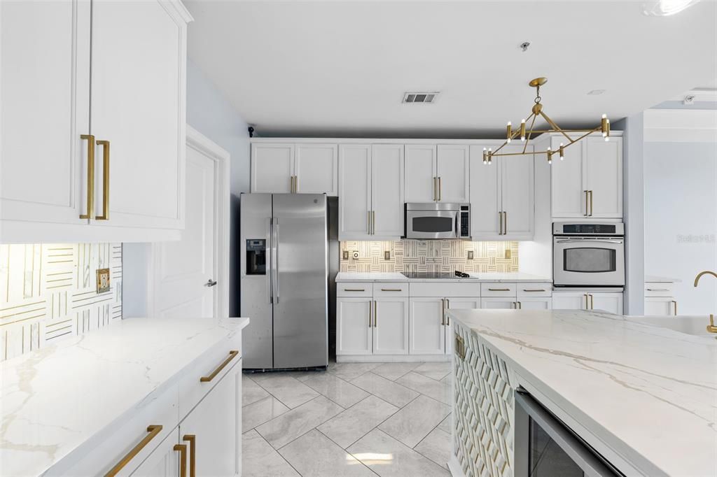For Sale: $1,175,000 (2 beds, 2 baths, 1839 Square Feet)