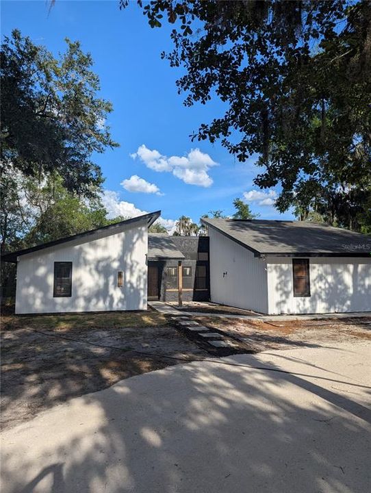 For Sale: $790,000 (3 beds, 2 baths, 2728 Square Feet)