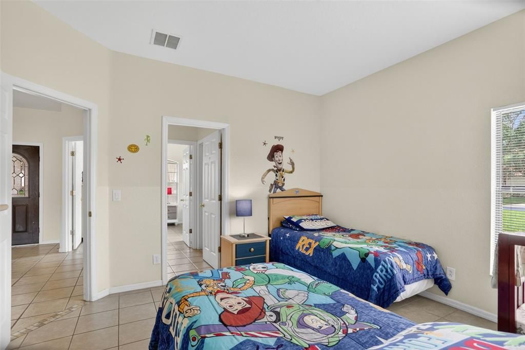 For Sale: $395,000 (4 beds, 3 baths, 1632 Square Feet)