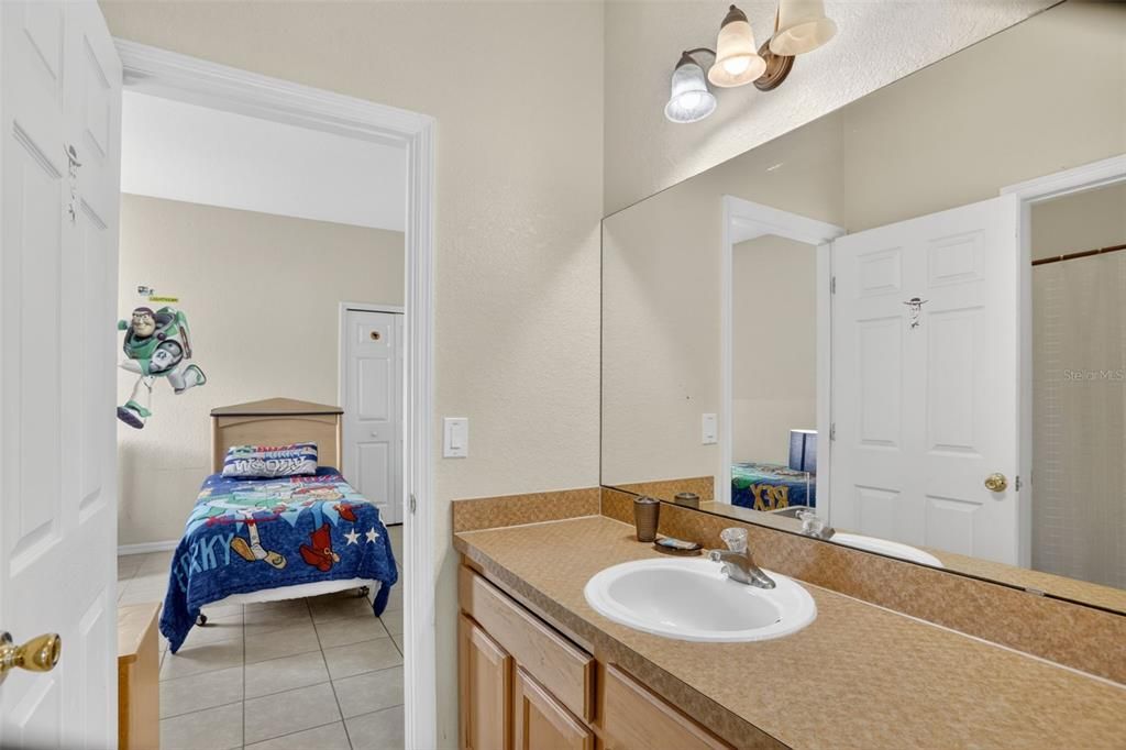 For Sale: $395,000 (4 beds, 3 baths, 1632 Square Feet)