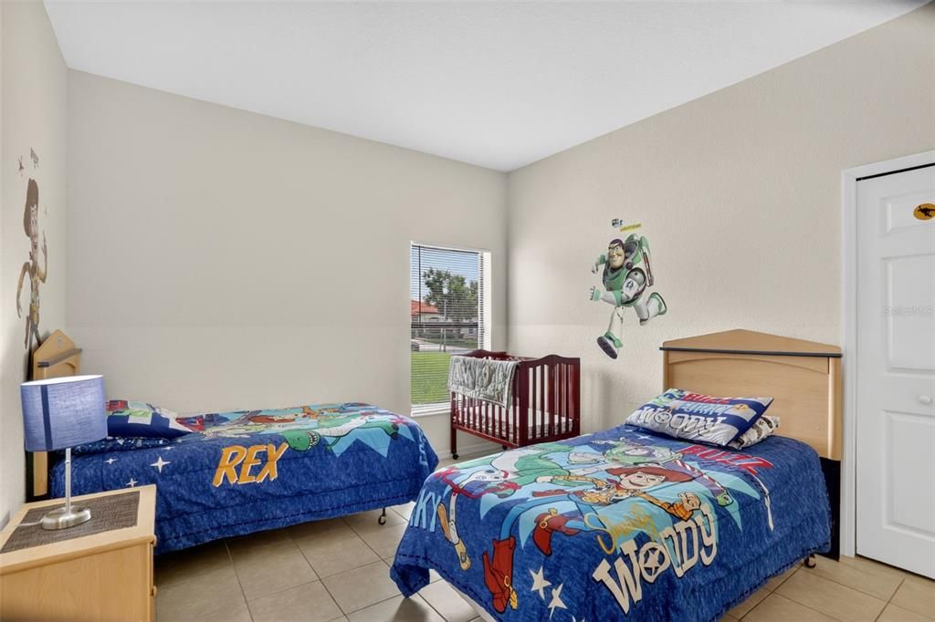 For Sale: $395,000 (4 beds, 3 baths, 1632 Square Feet)