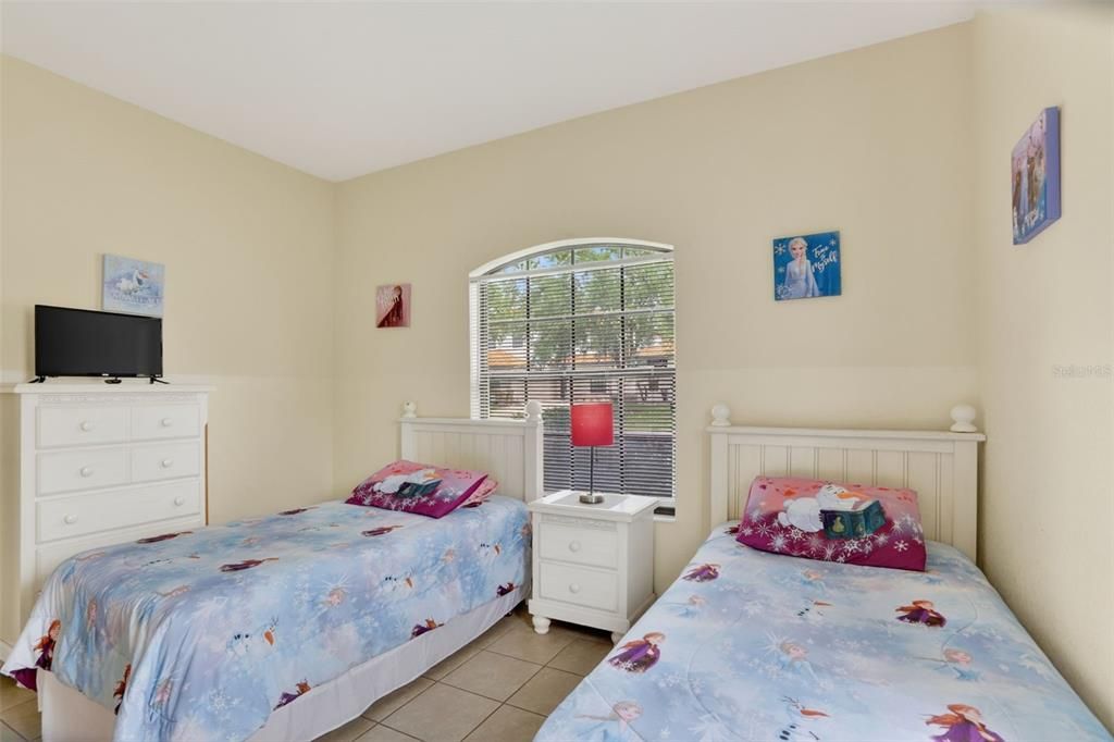 For Sale: $395,000 (4 beds, 3 baths, 1632 Square Feet)