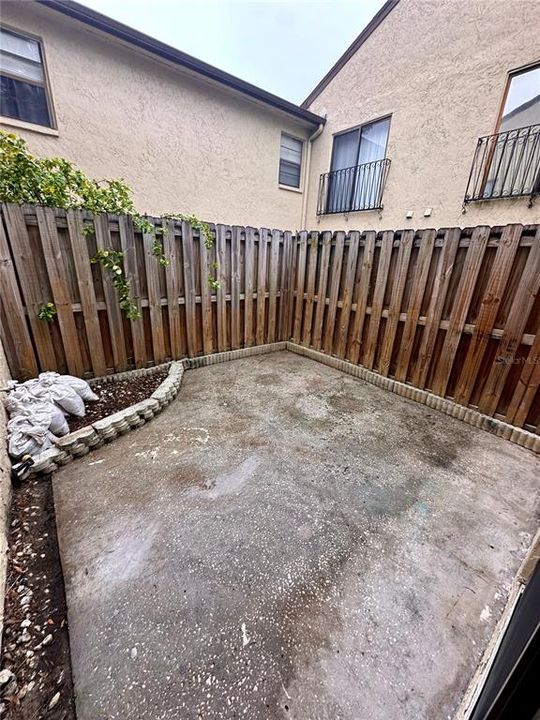 For Rent: $1,900 (2 beds, 1 baths, 1247 Square Feet)