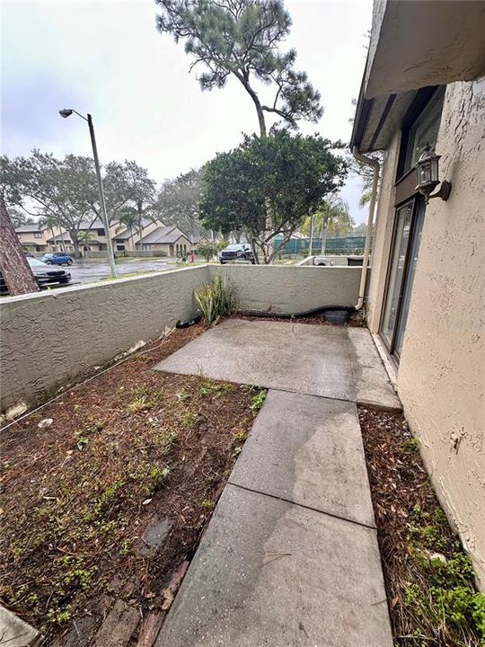 For Rent: $1,900 (2 beds, 1 baths, 1247 Square Feet)