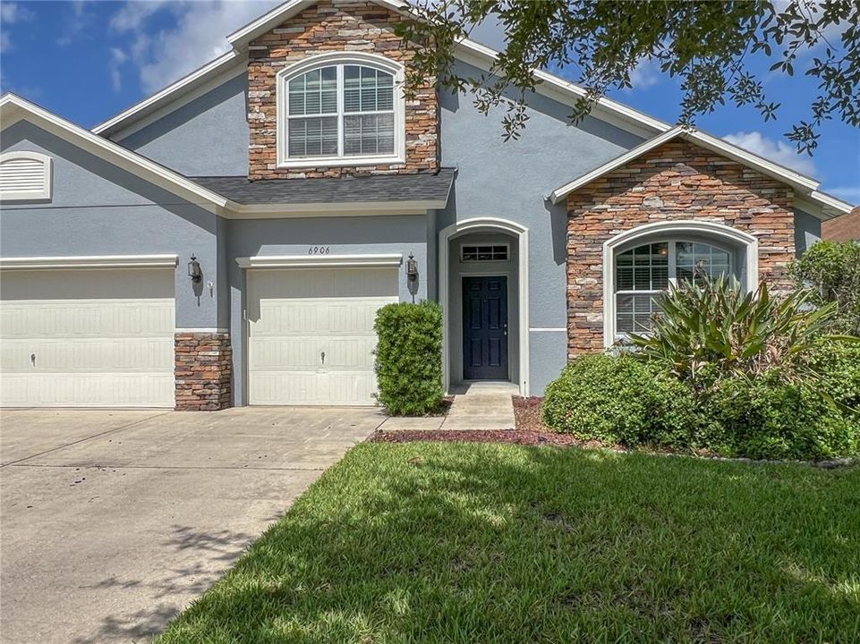 For Sale: $465,000 (5 beds, 3 baths, 2814 Square Feet)