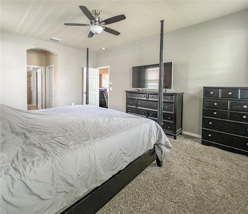 For Sale: $465,000 (5 beds, 3 baths, 2814 Square Feet)