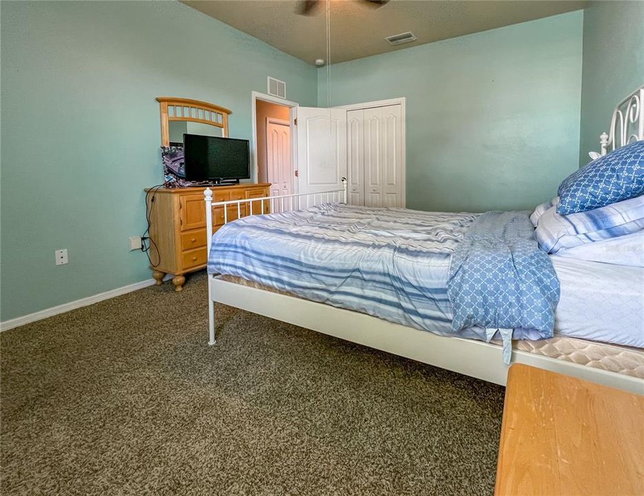 For Sale: $465,000 (5 beds, 3 baths, 2814 Square Feet)
