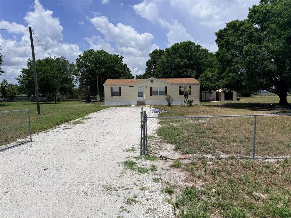 Recently Sold: $250,000 (3 beds, 2 baths, 1296 Square Feet)