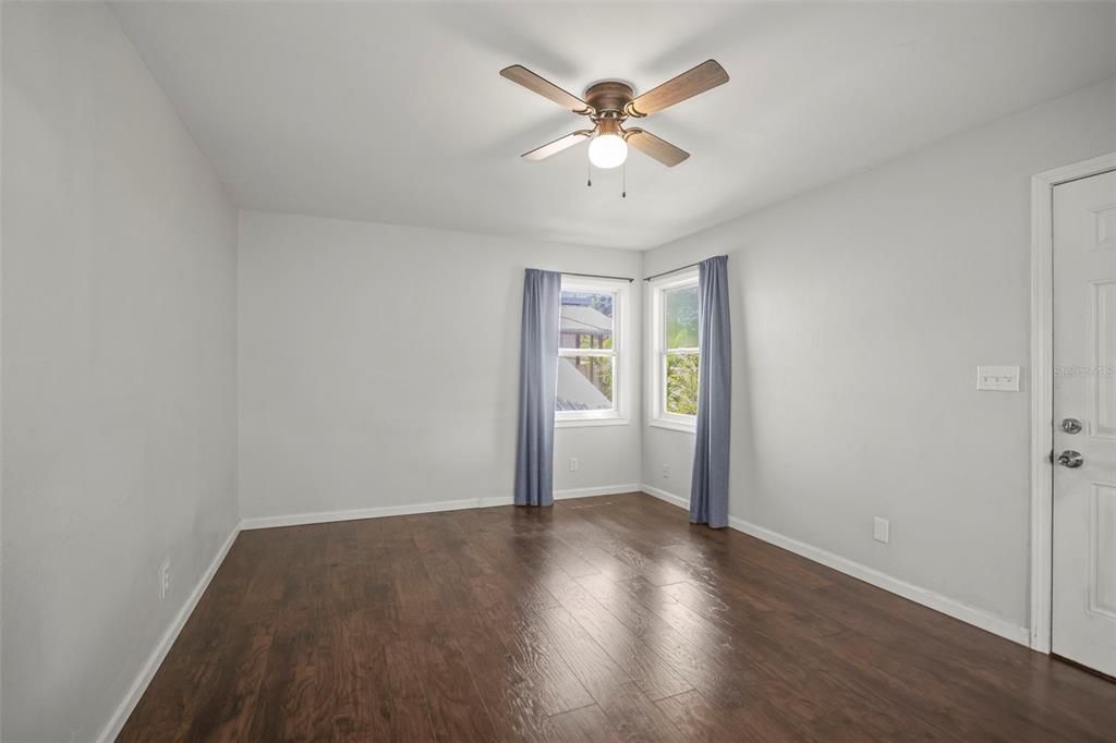 Activo con contrato: $459,000 (3 camas, 2 baños, 1248 Pies cuadrados)