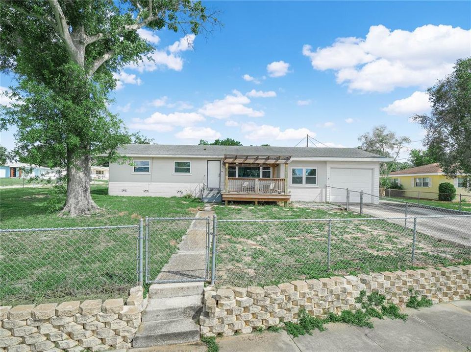 For Sale: $223,000 (3 beds, 2 baths, 1481 Square Feet)
