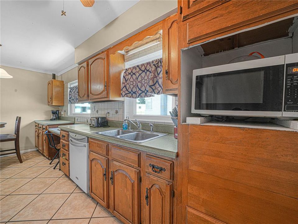 For Sale: $223,000 (3 beds, 2 baths, 1481 Square Feet)