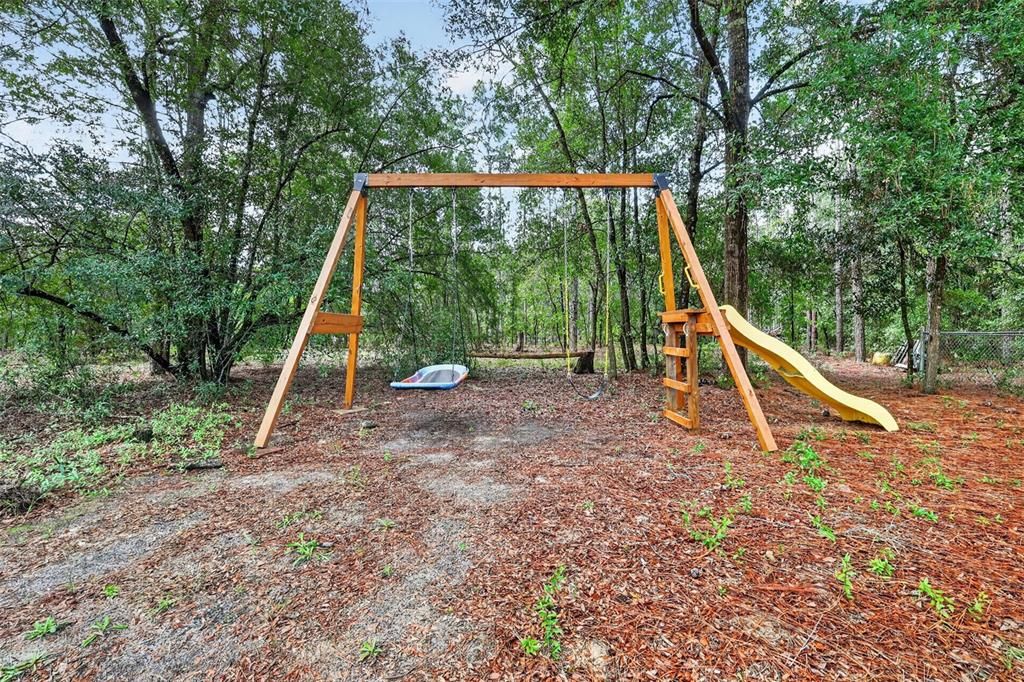 For Sale: $435,000 (4 beds, 2 baths, 2224 Square Feet)
